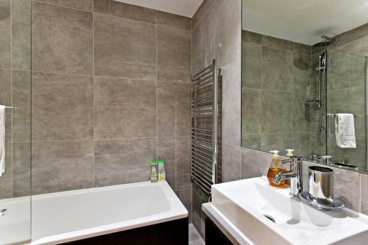 Flat 6, Cromwell Road 1 Bedroom * Londra